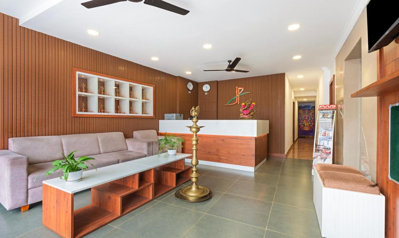 Treebo Jp Residency Hotel Thiruvananthapuram Eksteriør billede